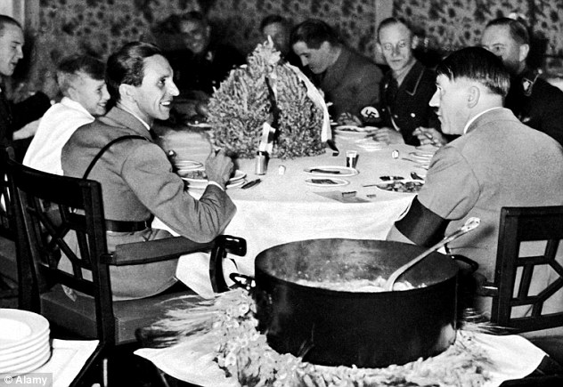 Catadora comida Hitler 2