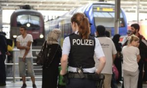 policia_alemana_refugiados